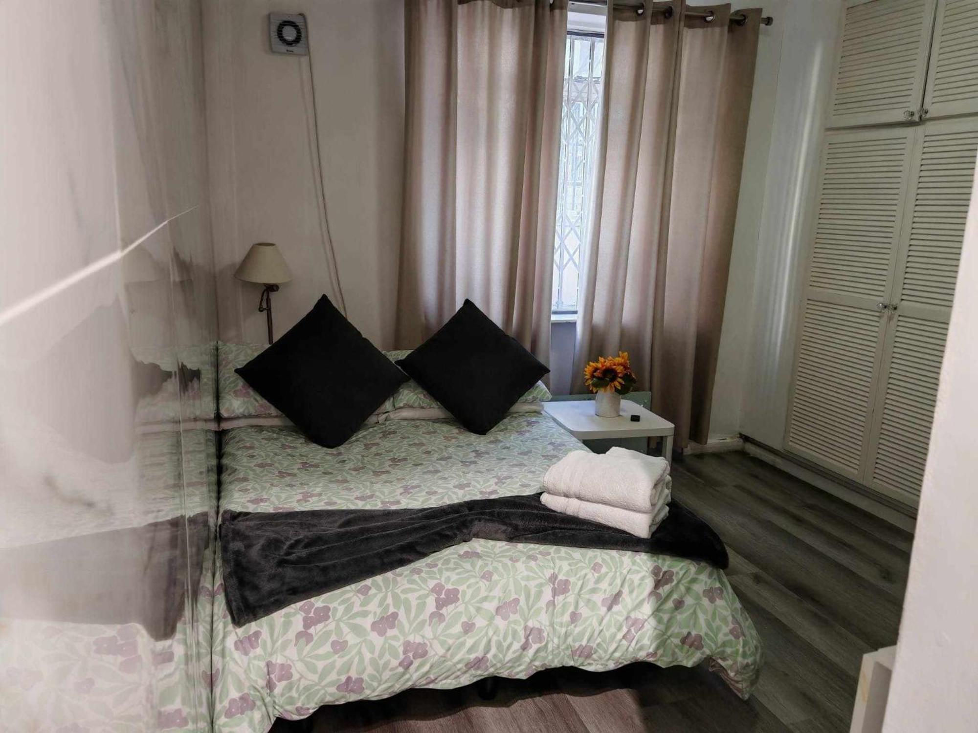 In Bayswater Apartament
